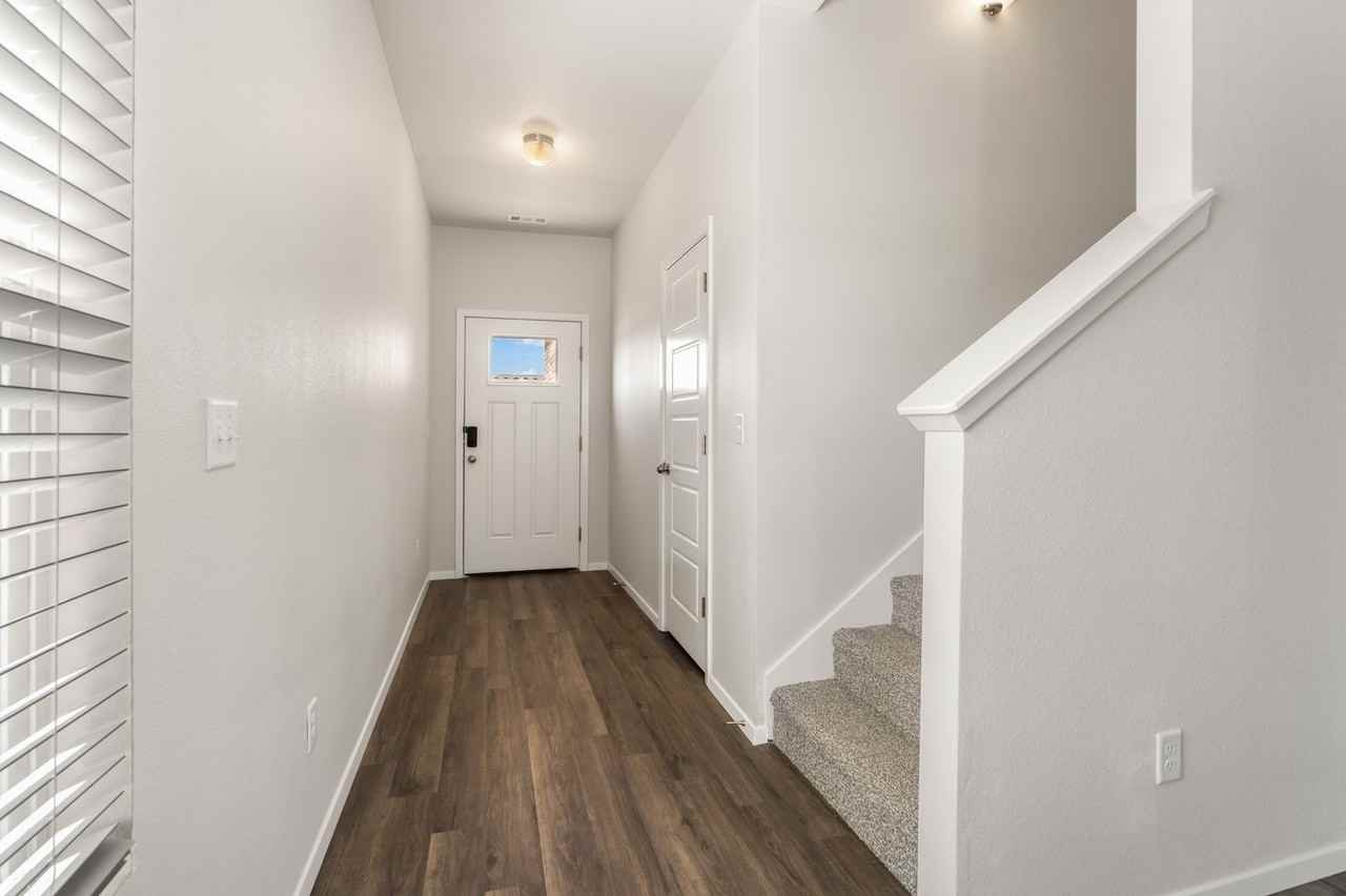 2703A Sidney Dr - Photo 4 of 30