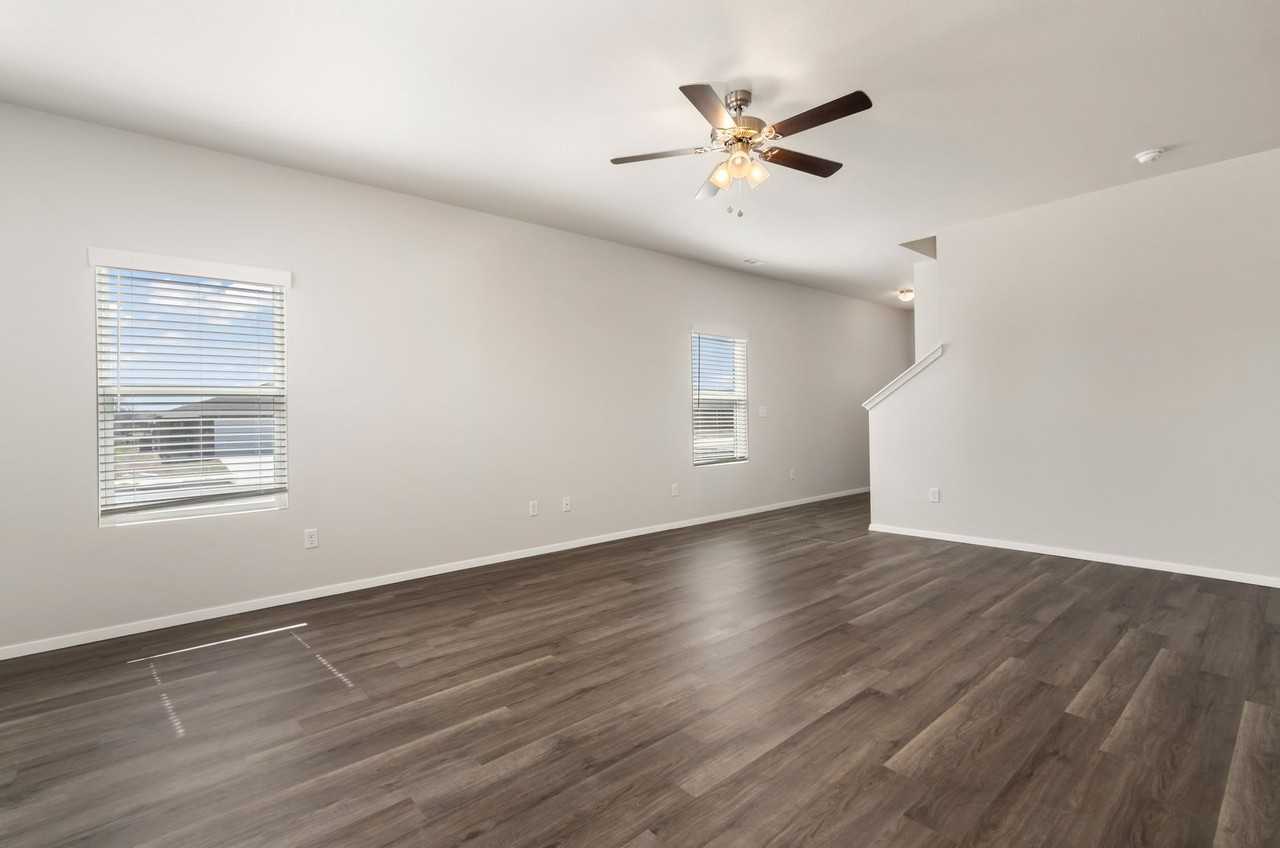 2703A Sidney Dr - Photo 5 of 30