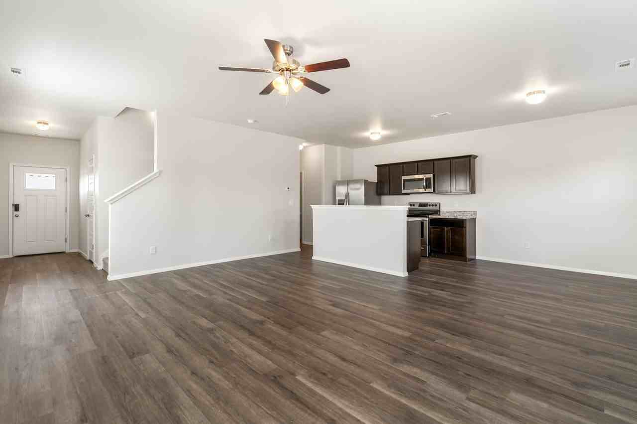 2703A Sidney Dr - Photo 6 of 30