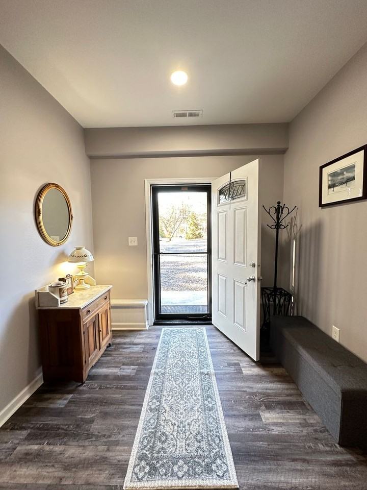705 E 5th Ave - Photo 3 of 21
