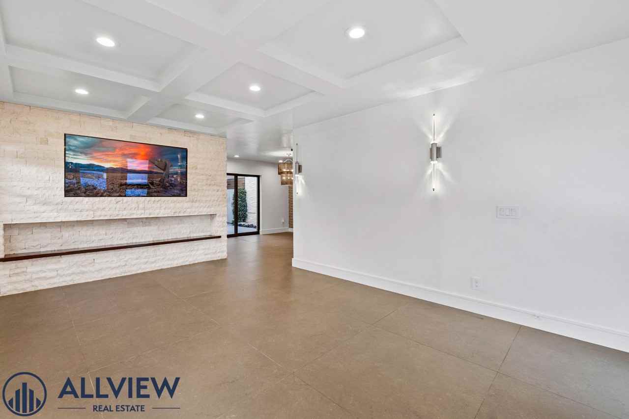 518 Marigold Ave - Photo 7 of 50