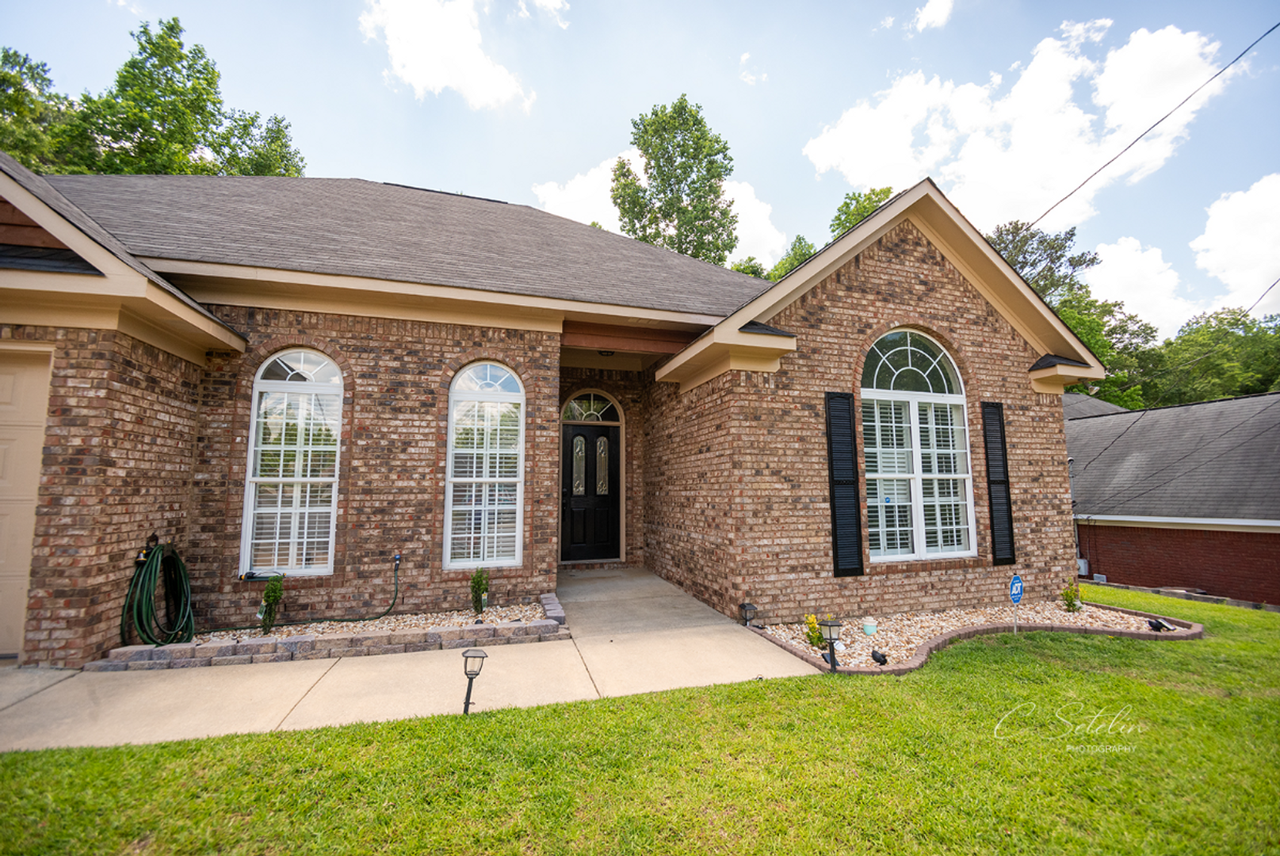 3008 Thornberry Cir - Photo 2 of 22