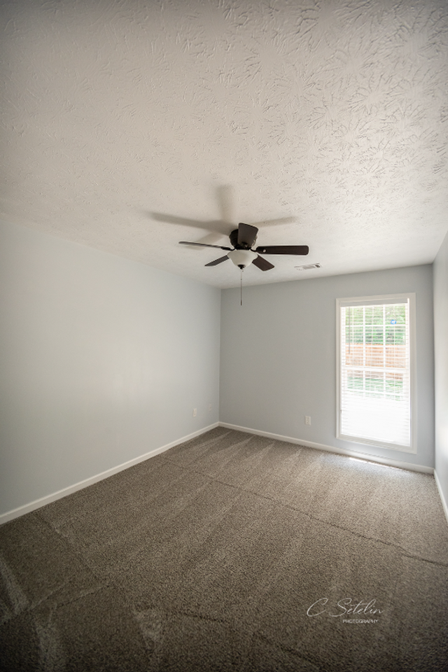 3008 Thornberry Cir - Photo 5 of 22
