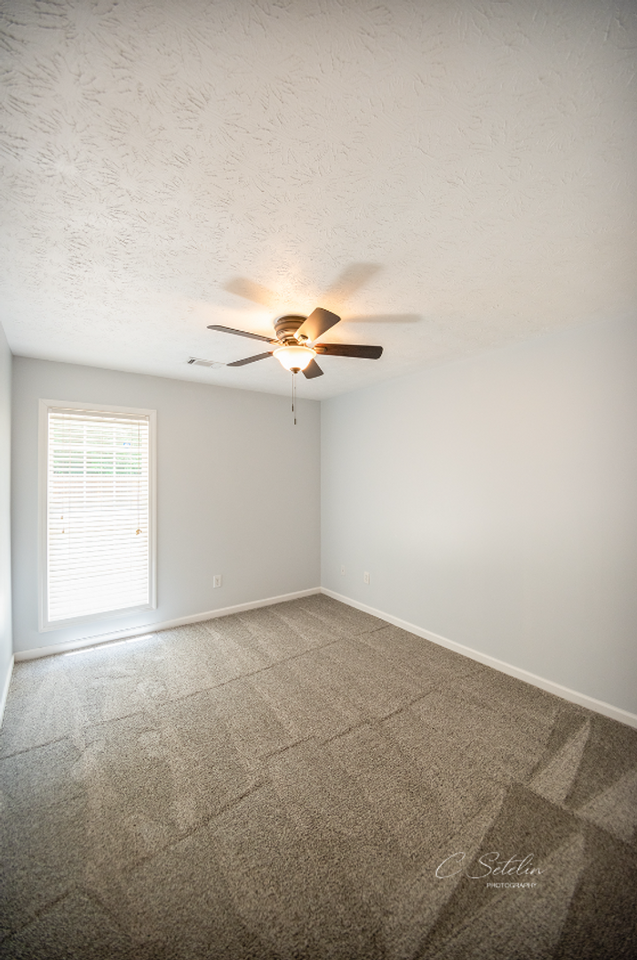 3008 Thornberry Cir - Photo 7 of 22