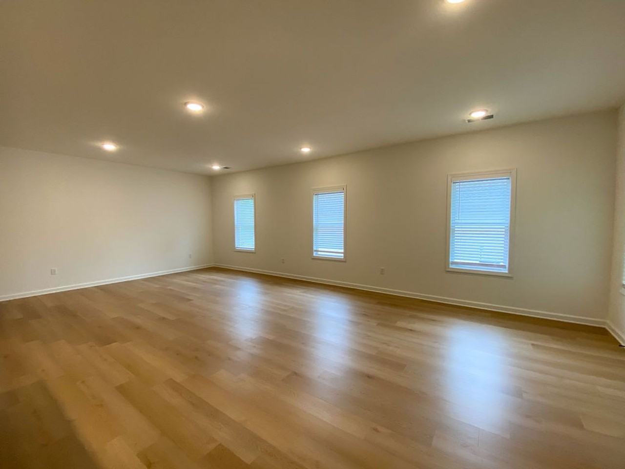 95 Oak Ave - Photo 3 of 22