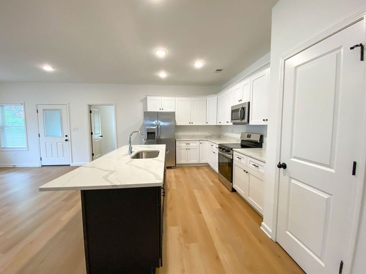 95 Oak Ave - Photo 7 of 22