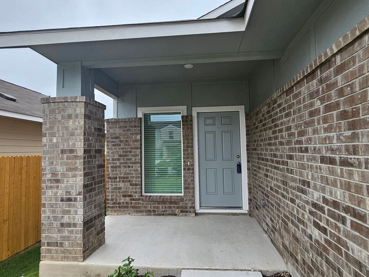 128 Dollars Dr - Photo 3 of 31