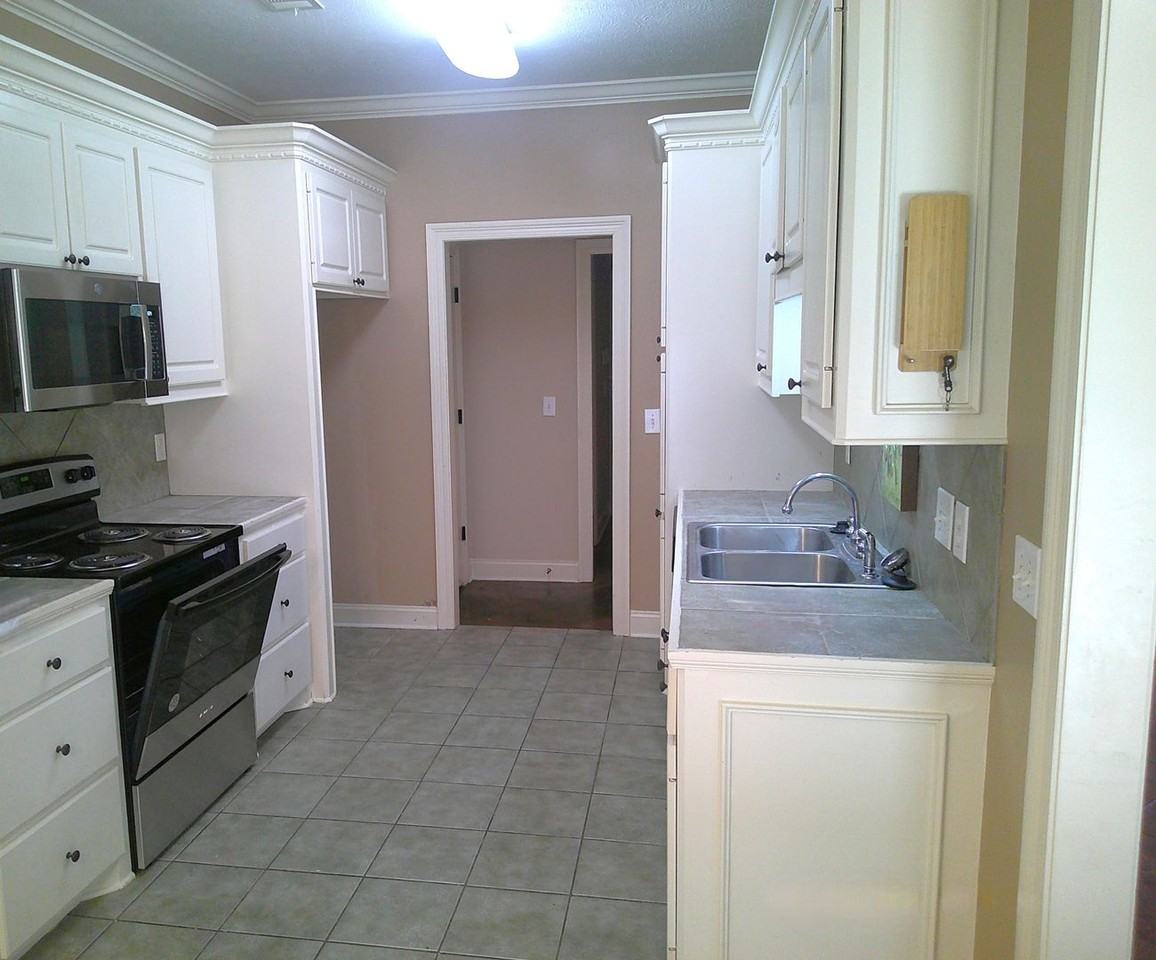 141 Creekside Dr - Photo 4 of 17