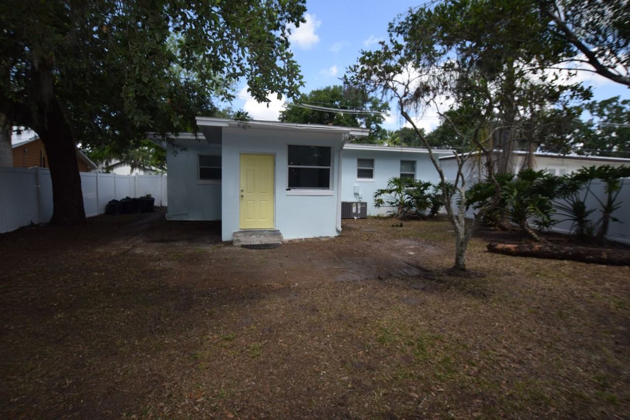 2212 Hoffner Ave - Photo 4 of 29