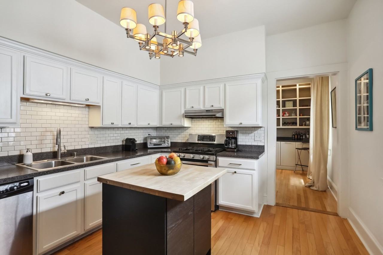 818 Short St - Photo 6 of 22