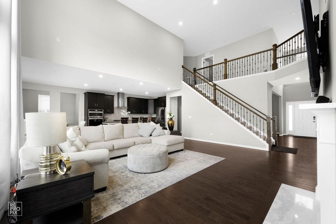 24502 W Magnetic Way - Photo 5 of 15
