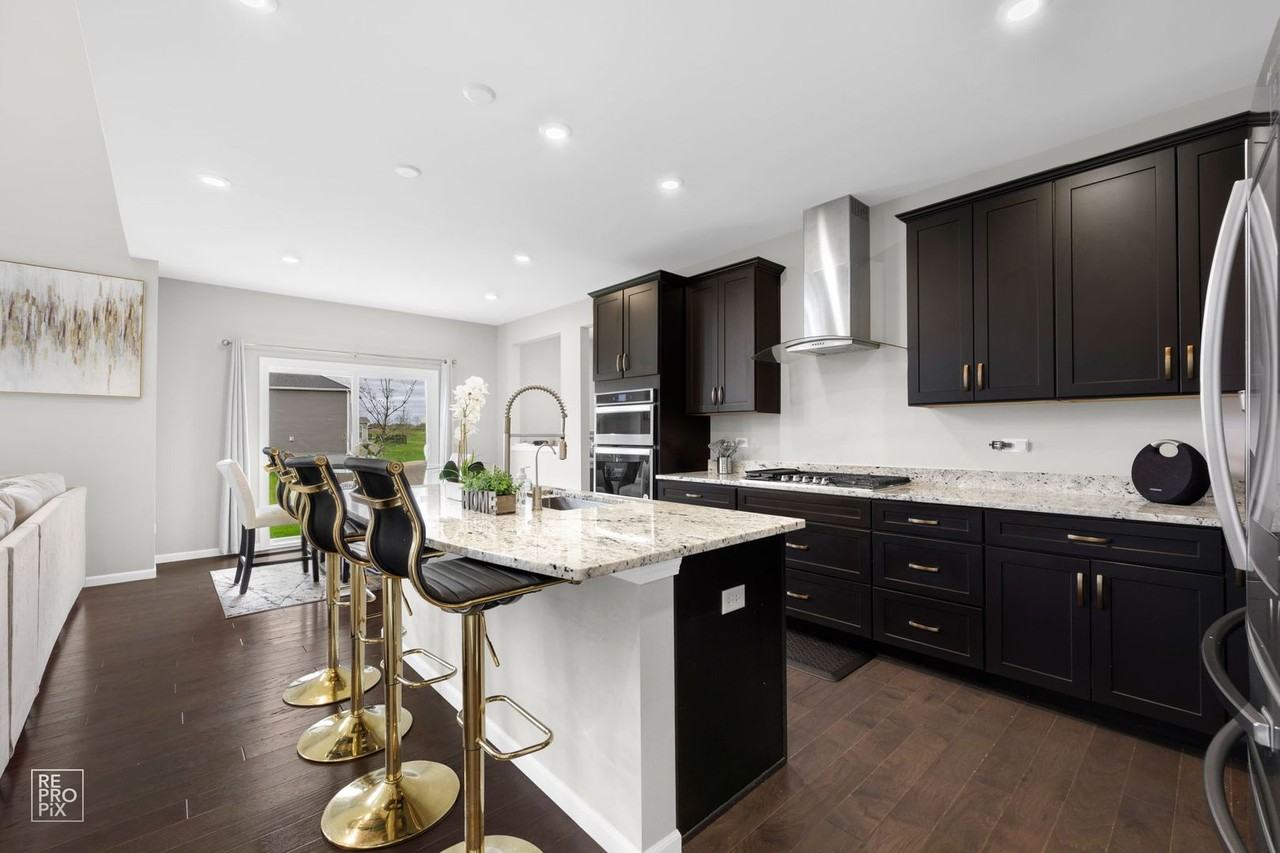 24502 W Magnetic Way - Photo 7 of 15
