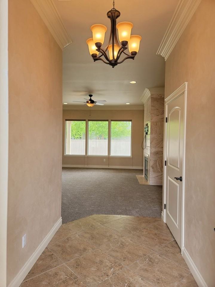 2318 Coppercreek St - Photo 3 of 24