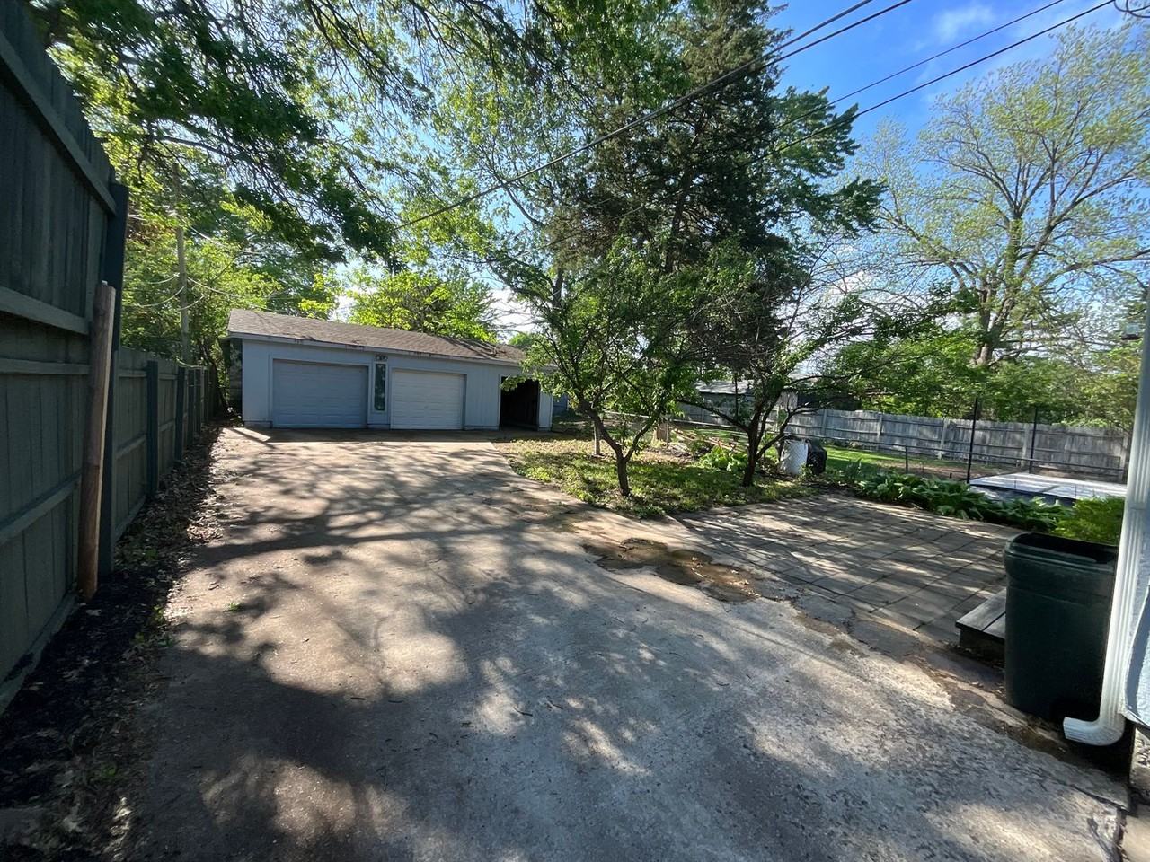 4408 Booth St - Photo 3 of 15