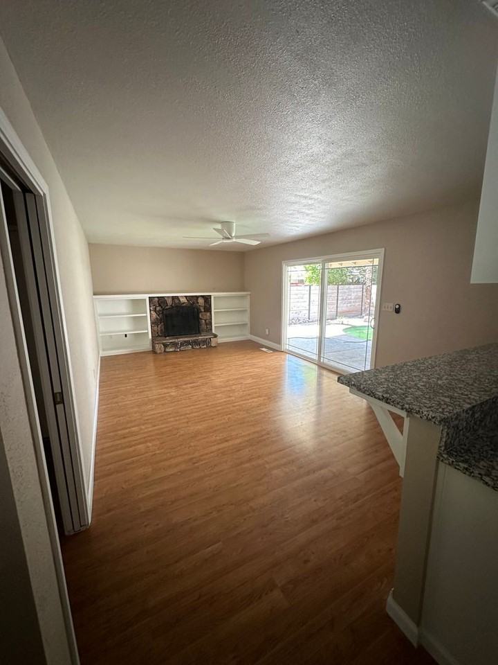 1917 Rossmoor Way - Photo 2 of 16