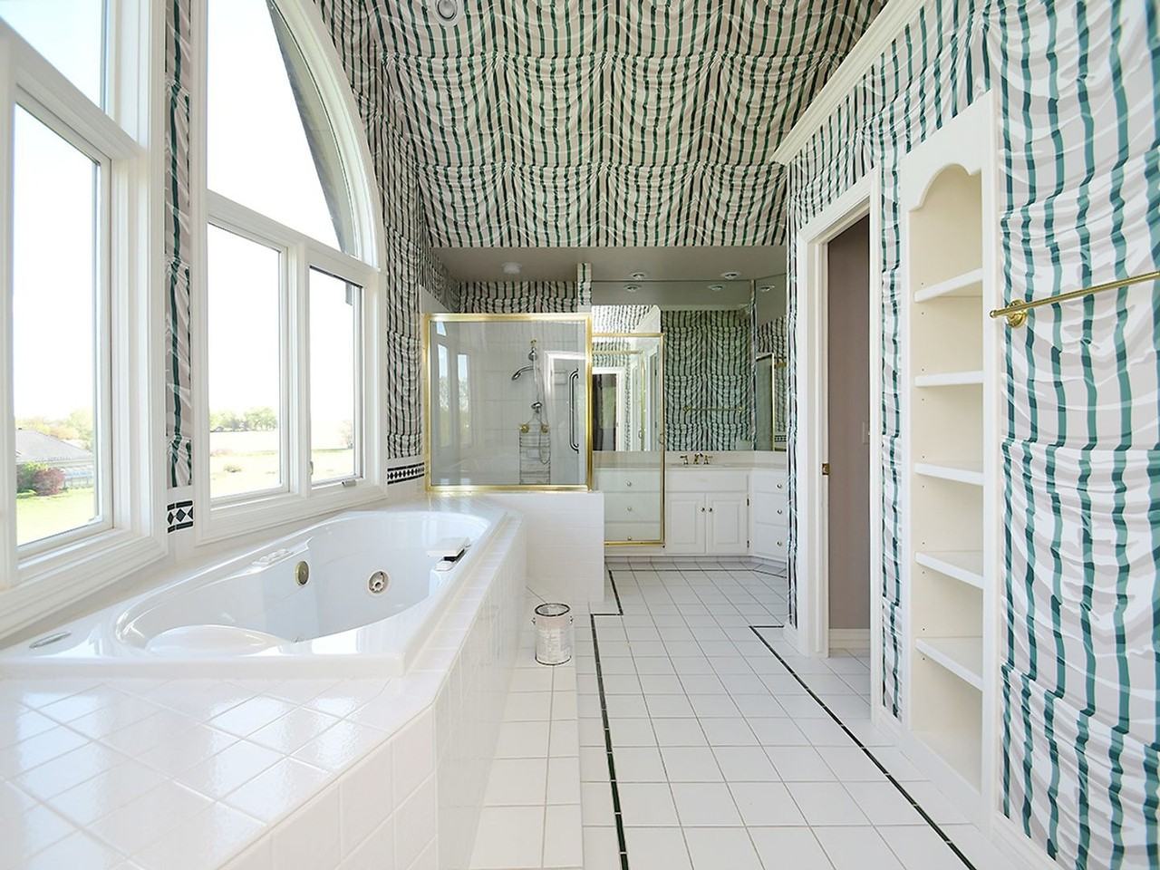 22050 Edgewater Rd - Photo 7 of 46