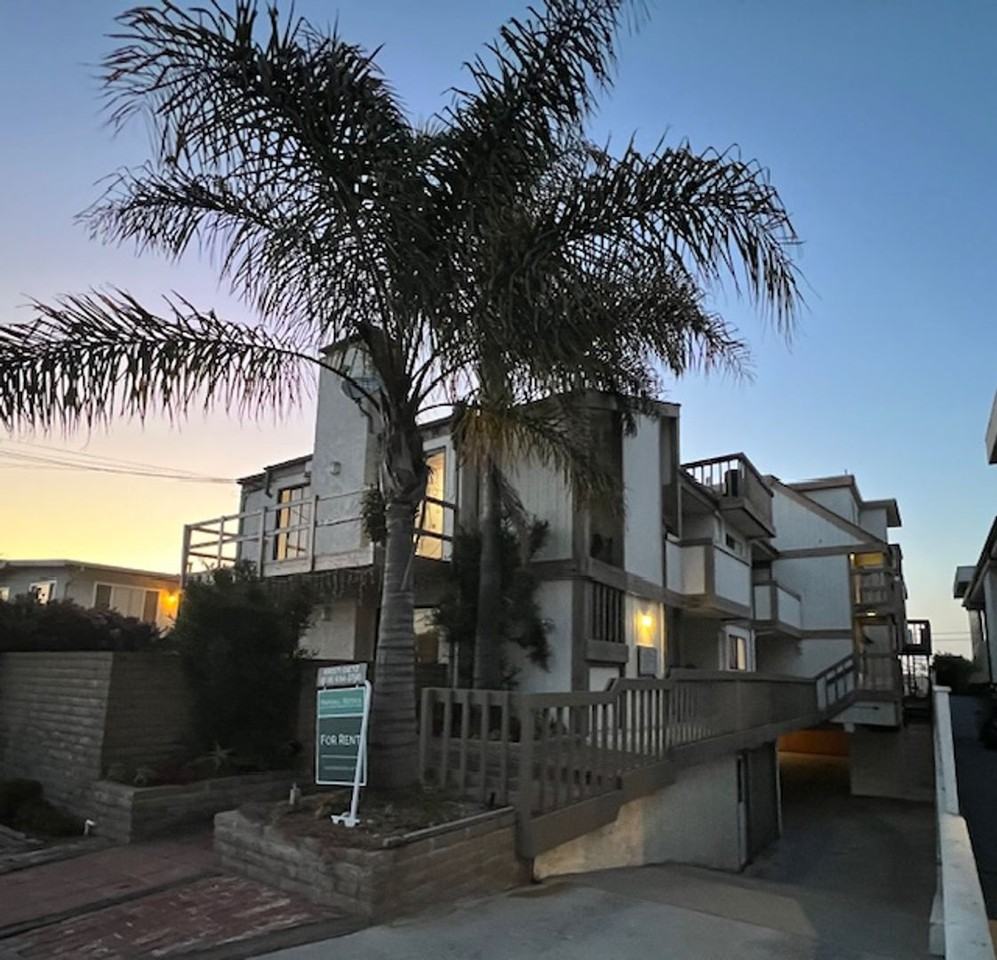 1817 11th St, Manhattan Beach, CA 90266 3 Bedroom Apartment for Rent