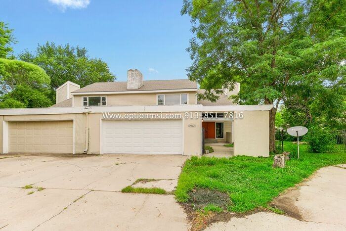 2502 University Dr - Photo 2 of 30