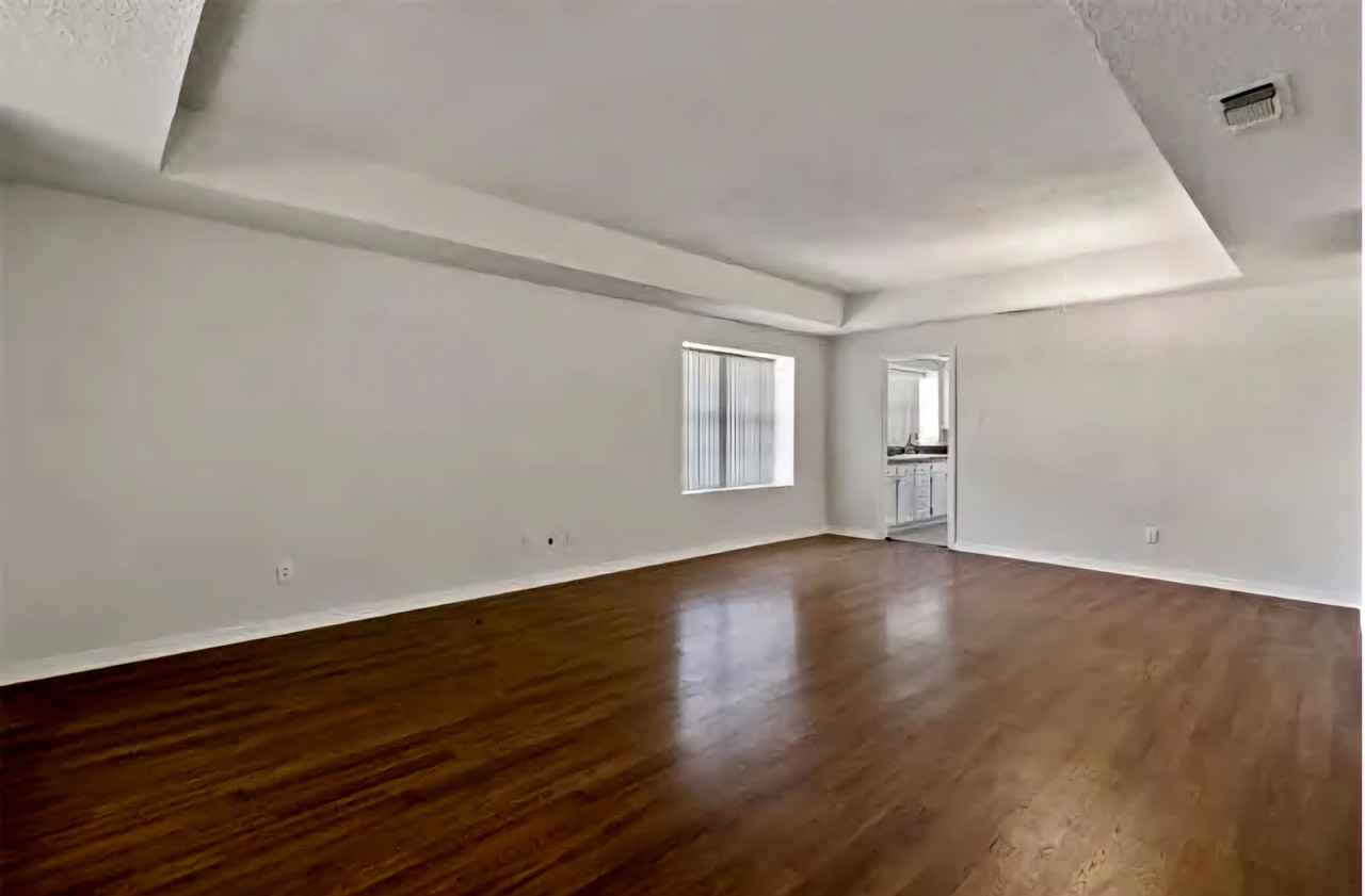 1821 Hillcrest St #NA - Photo 5 of 14