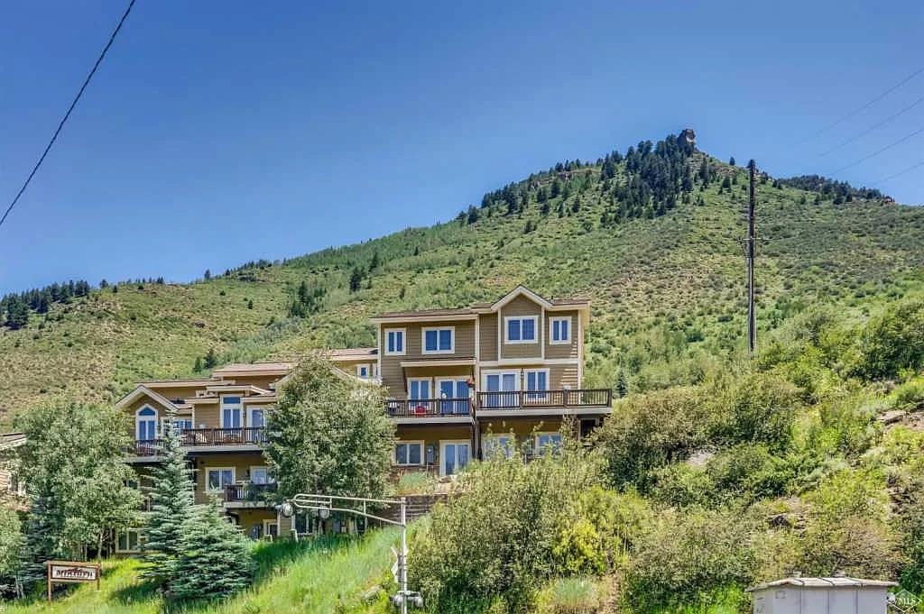 101 Lions Ln - Photo 2 of 19