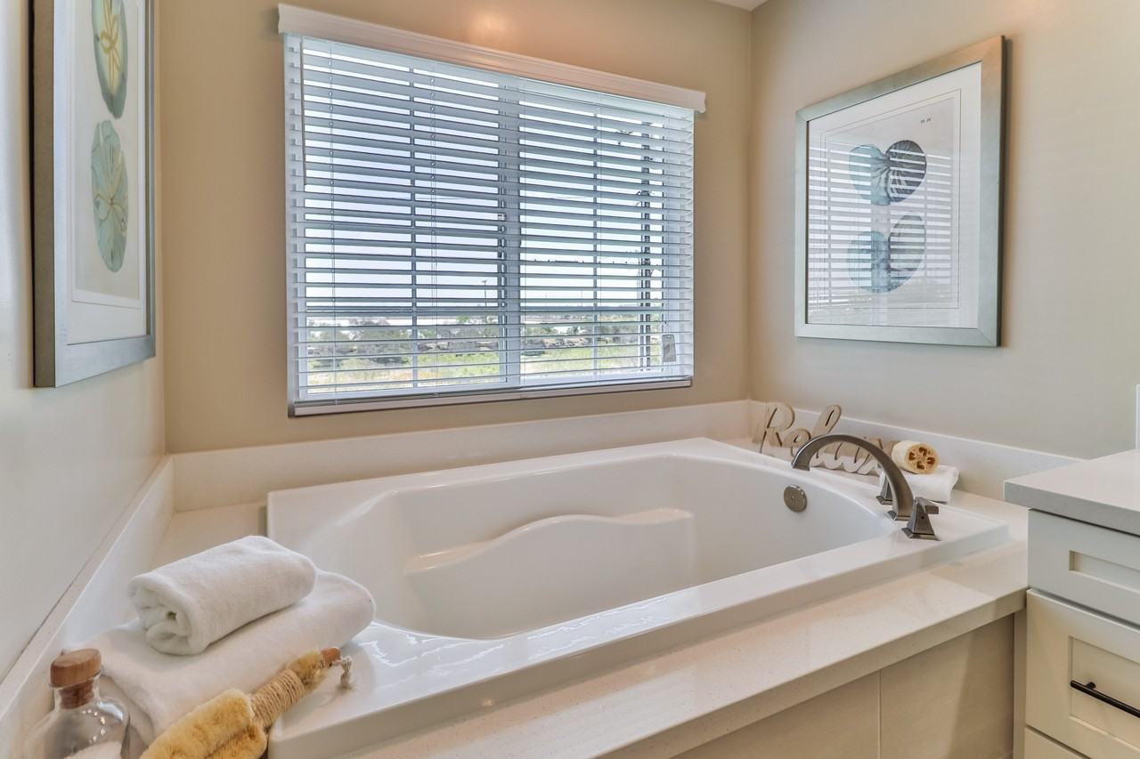 1030 Canal St - Photo 5 of 24