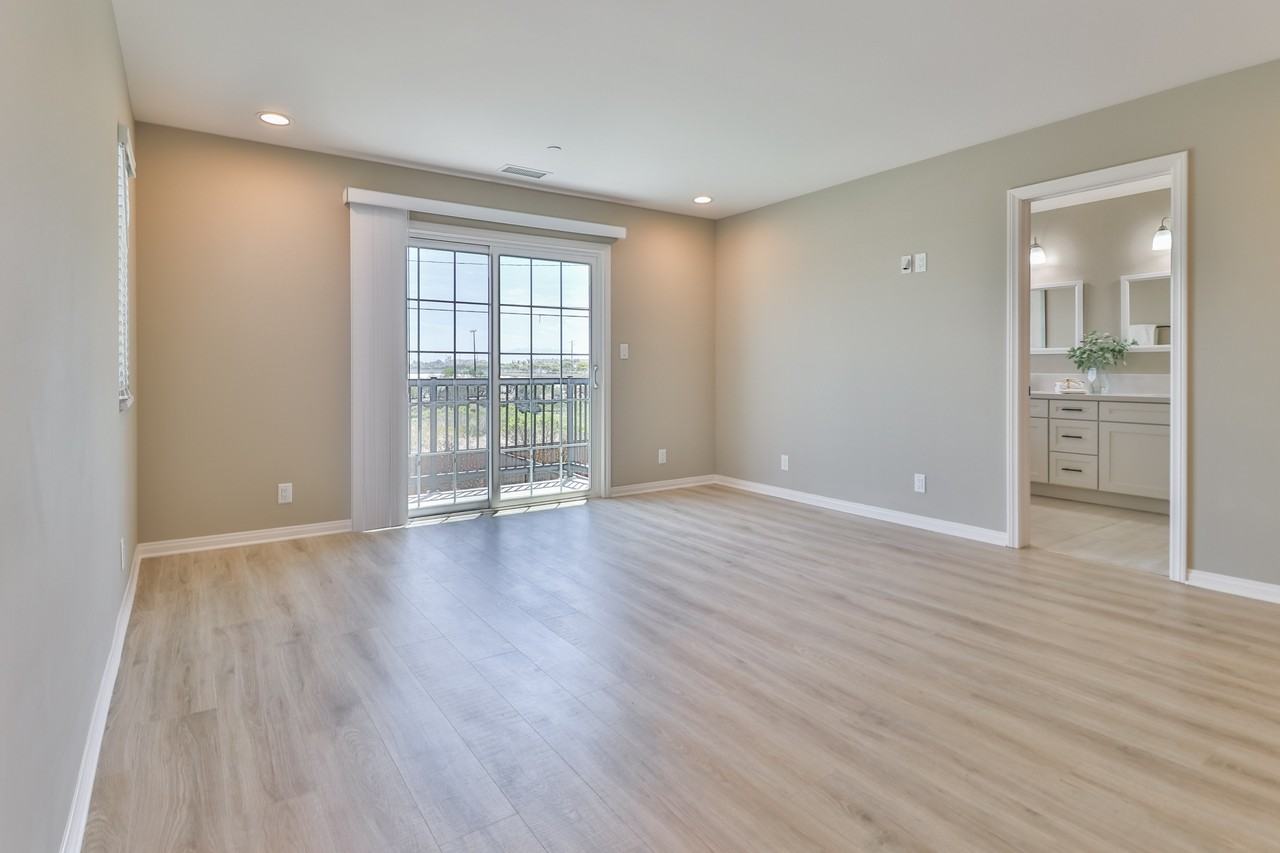 1030 Canal St - Photo 6 of 24