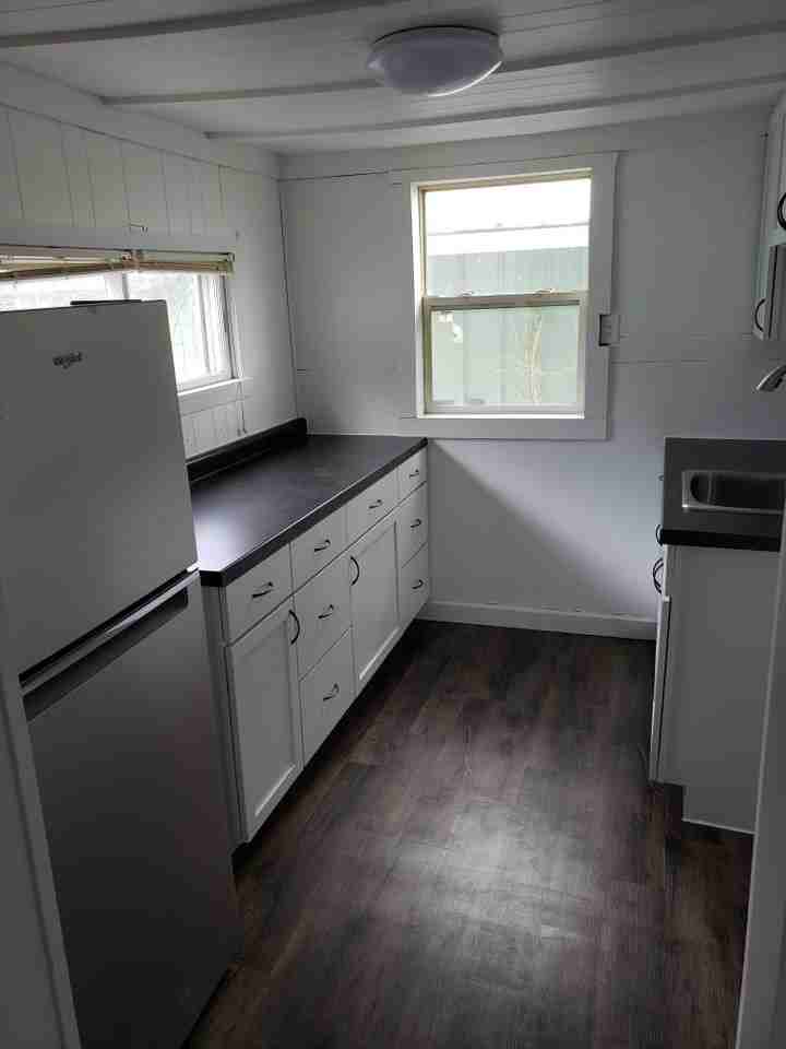 715 11th Ave #NA - Photo 2 of 8
