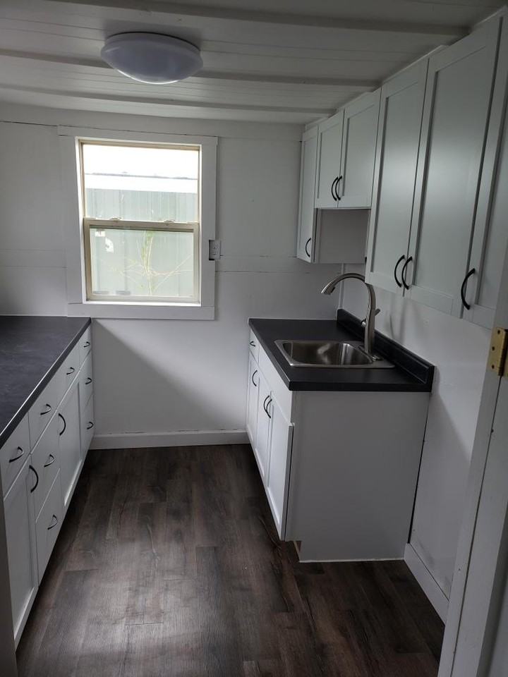 715 11th Ave #NA - Photo 3 of 8