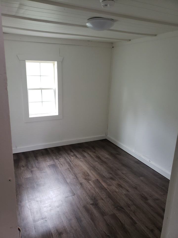 715 11th Ave #NA - Photo 4 of 8