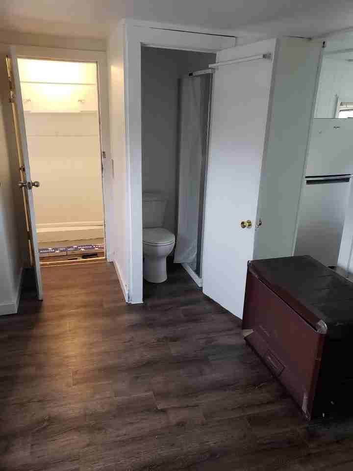 715 11th Ave #NA - Photo 6 of 8