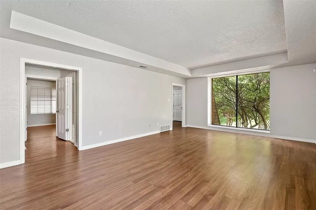 1823 Hillcrest St #NA - Photo 2 of 20