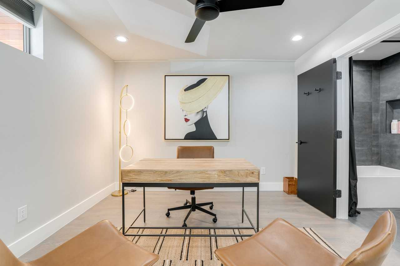 817 Northwest 6th Street #1 - Photo 4 of 50