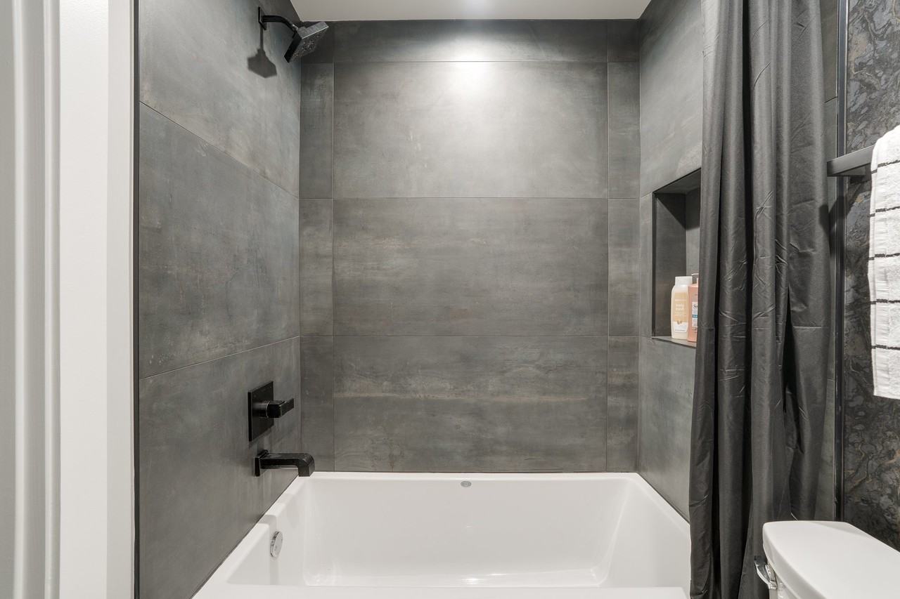 817 Northwest 6th Street #1 - Photo 5 of 50