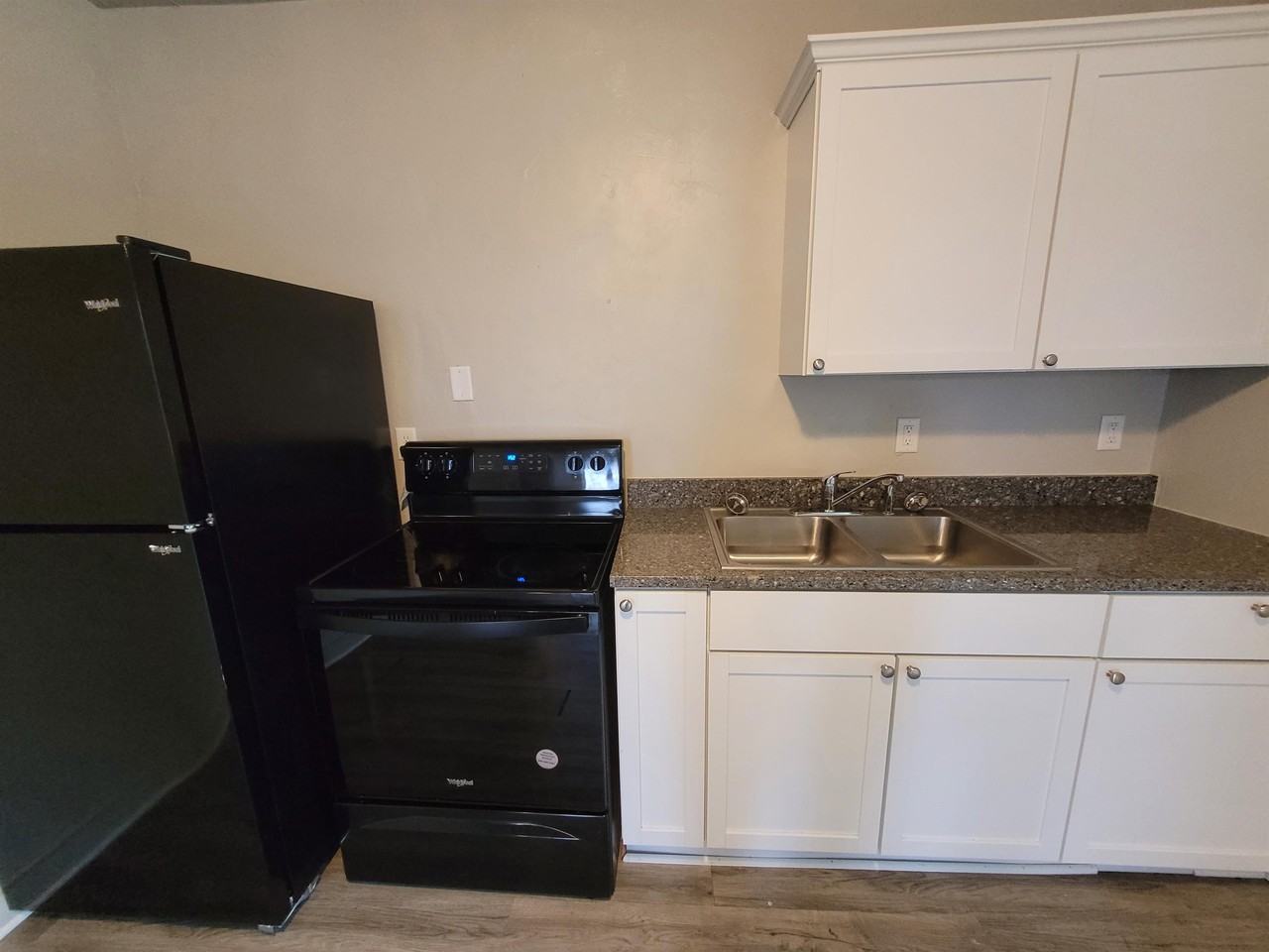 643/645 South Jefferson Street/401 Cass St. - 645 Jefferson - Photo 2 of 7