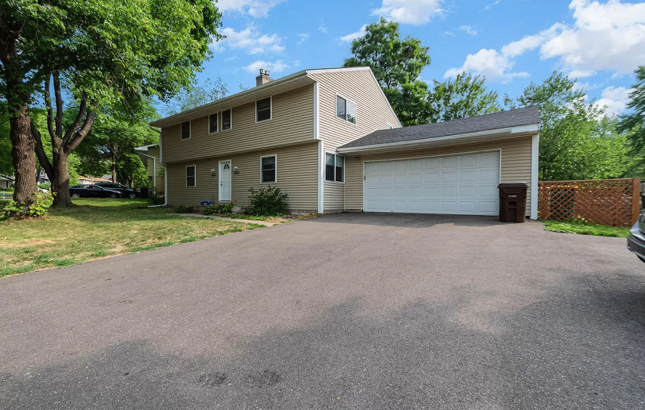 3620/3630 Louisiana Avenue North - 3620 #3620 - Photo 2 of 9