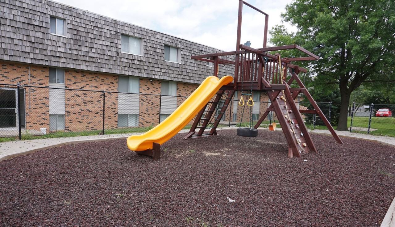 Orleans Square - Photo 4 of 50