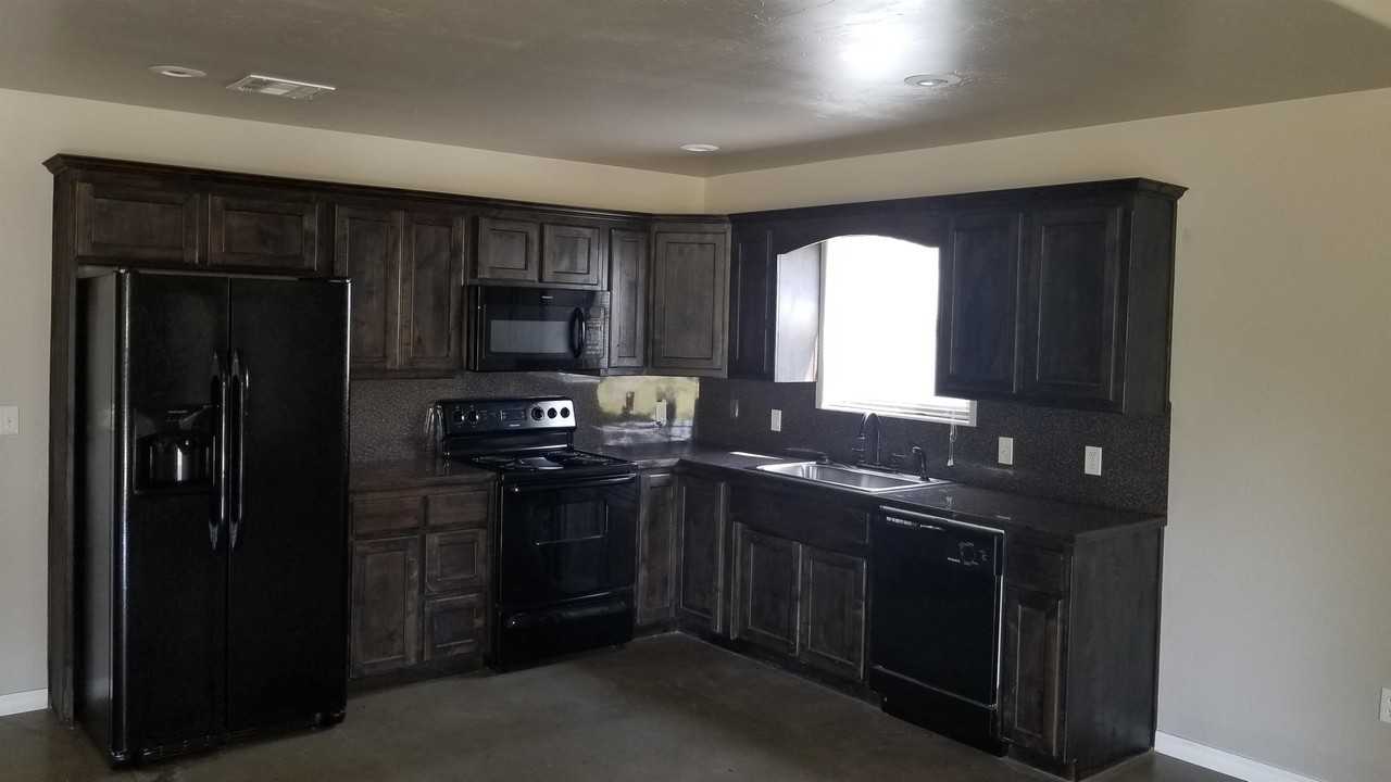 11622 County Road 3585 #1 - Photo 3 of 12