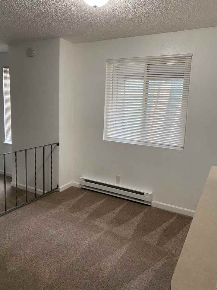 Annette Duplexes - Photo 2 of 22