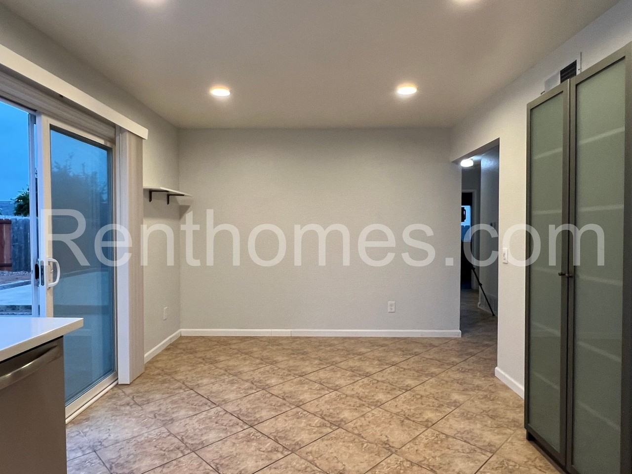 10455 Glenellen Ave - Photo 7 of 18