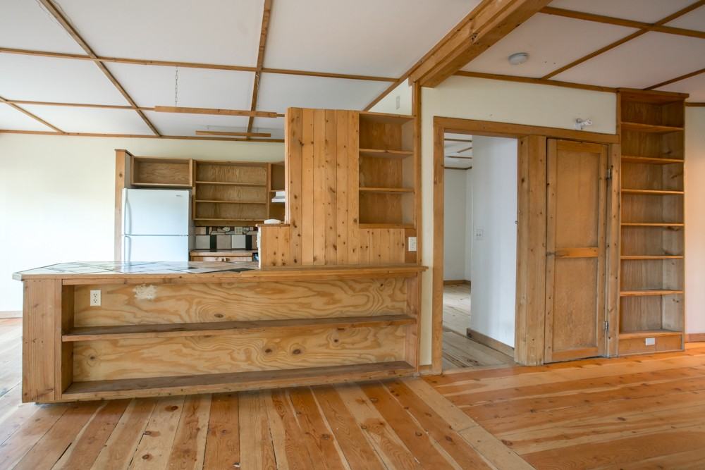 212 Harvard Drive SE - Photo 3 of 18