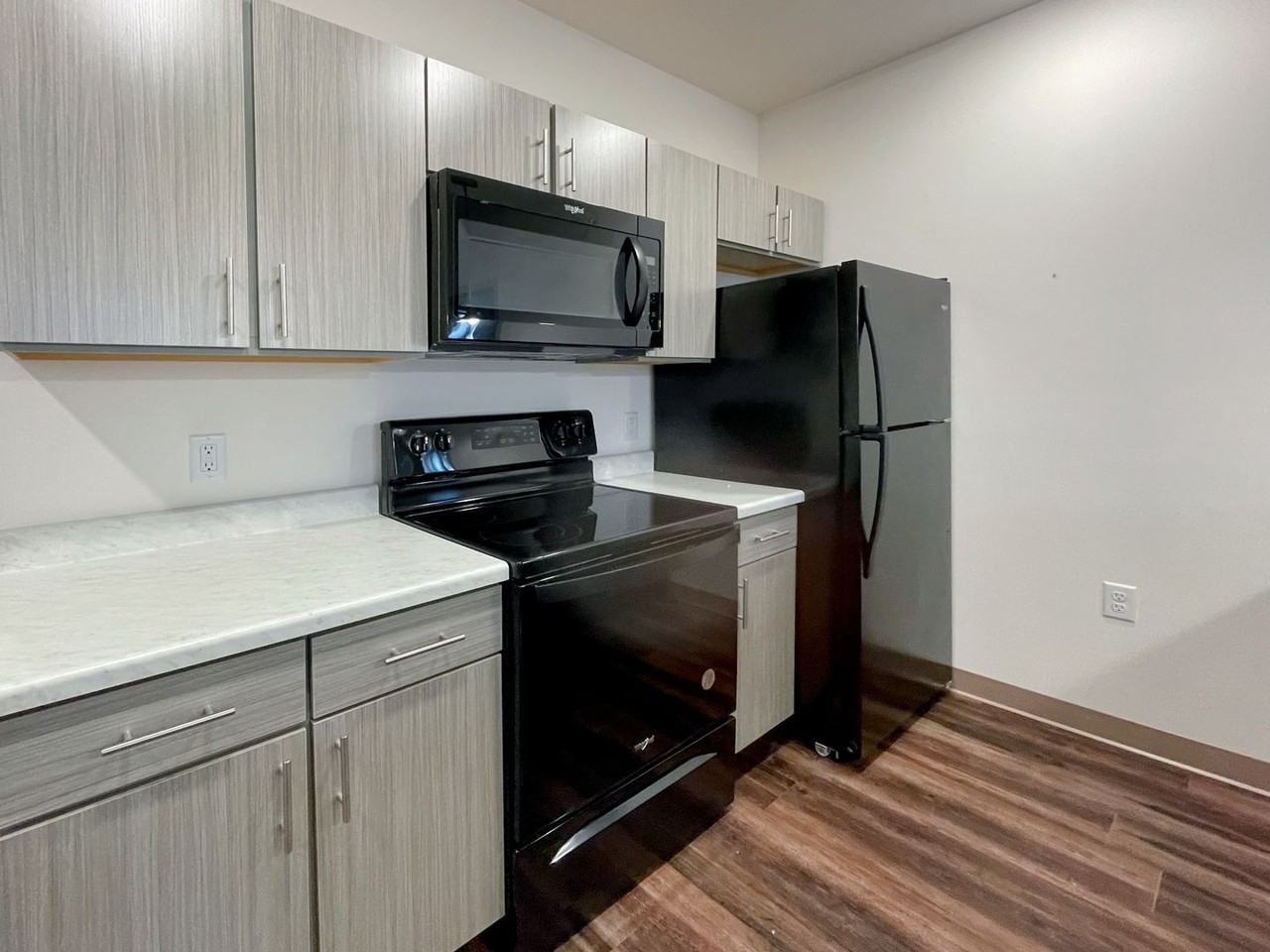 Gateway Lofts III - Photo 4 of 10