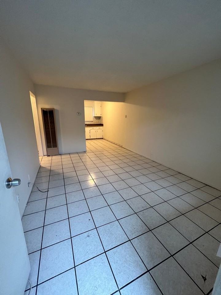 142 - Green Villa South - Photo 3 of 33