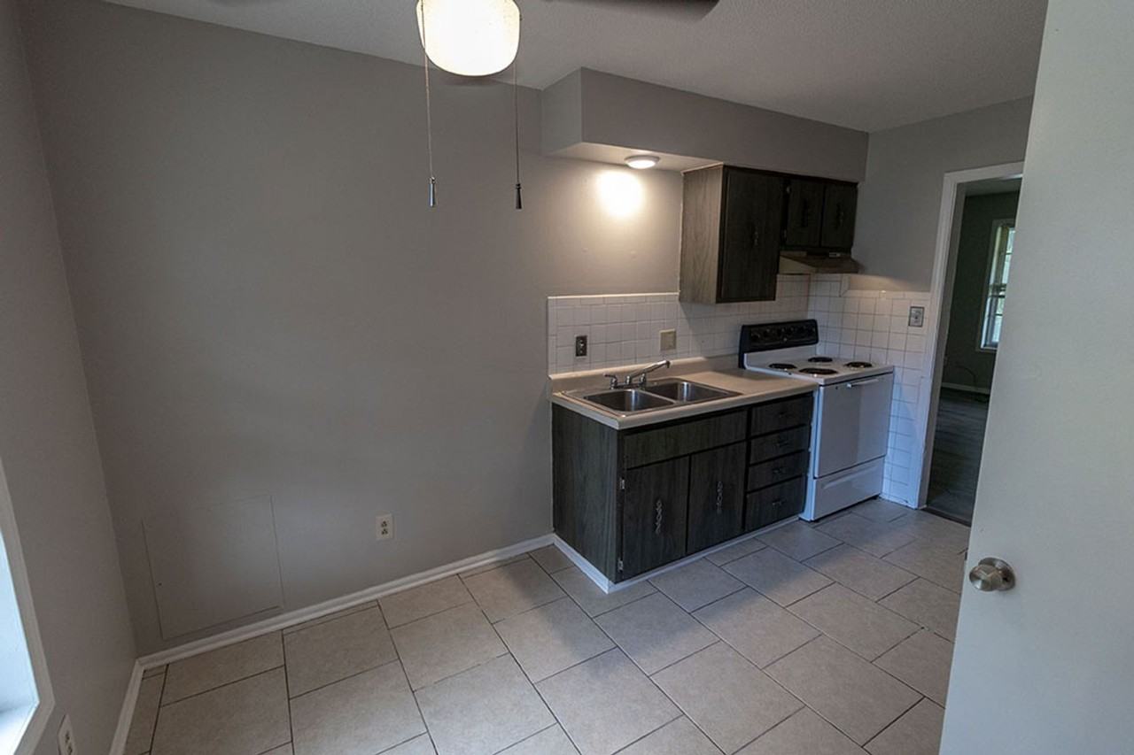 2904 Leeway Dr - Photo 3 of 22