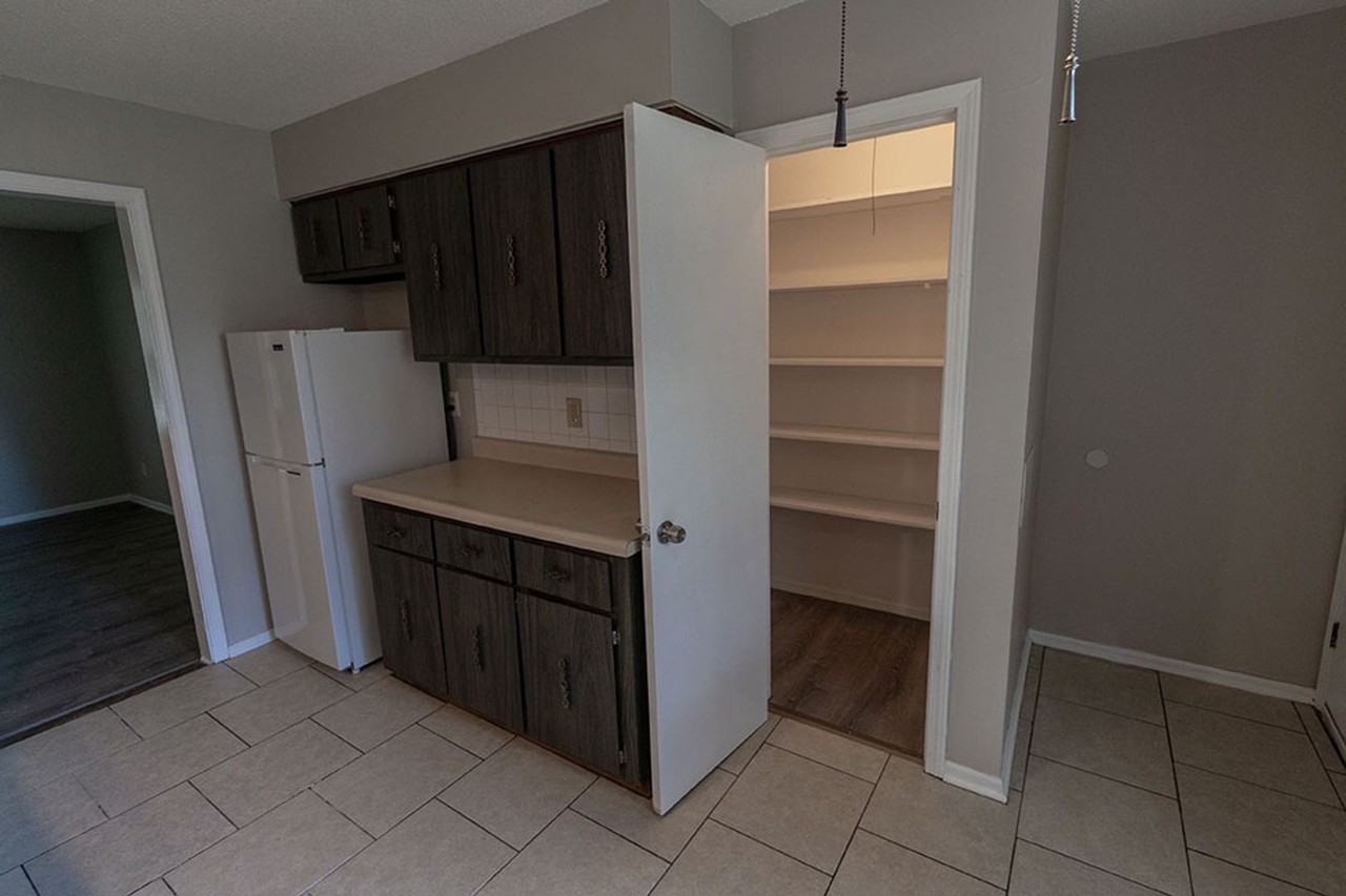 2904 Leeway Dr - Photo 4 of 22
