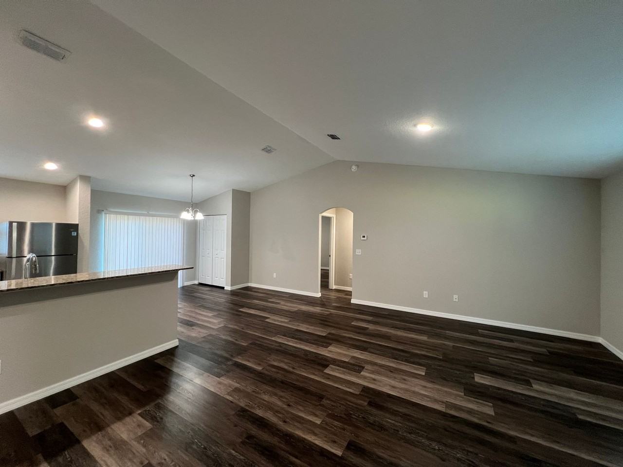 7593 Sw 82nd St - Photo 6 of 21