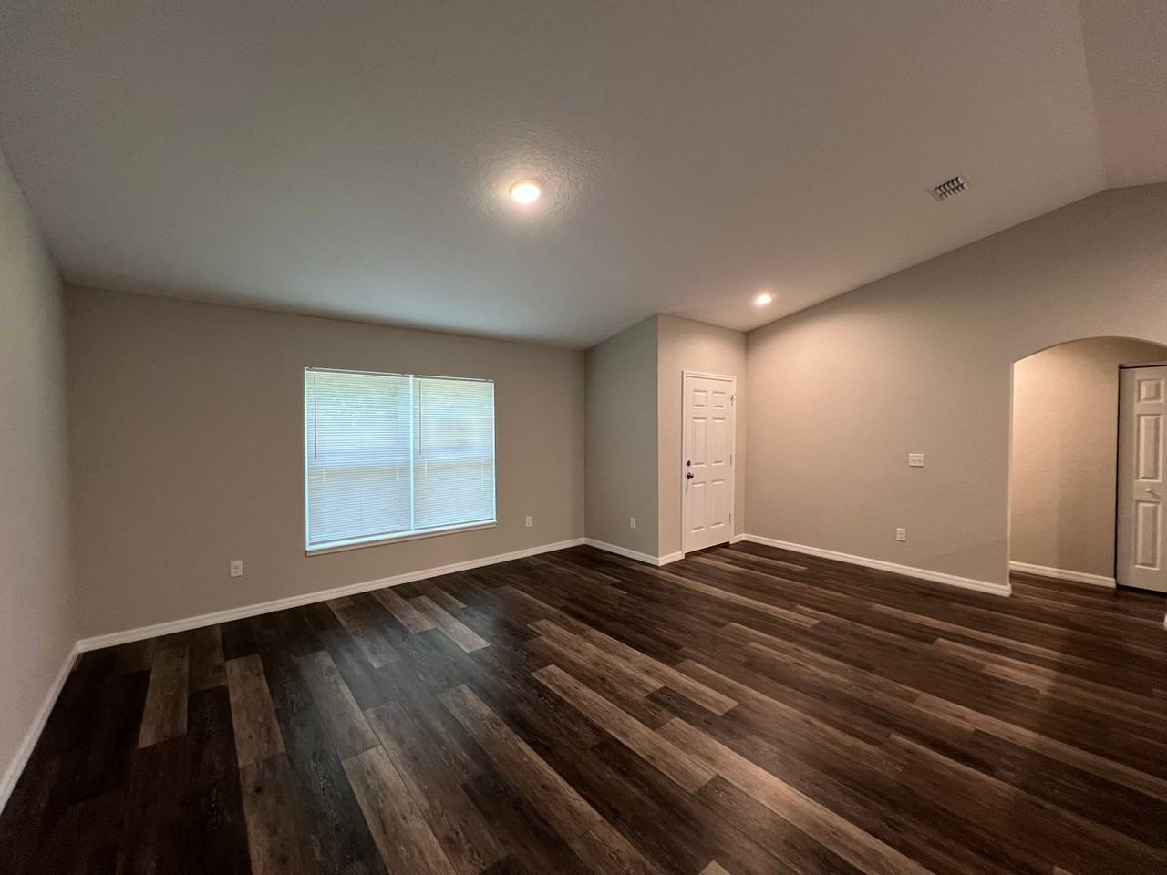 7593 Sw 82nd St - Photo 7 of 21