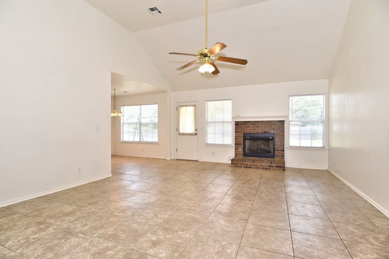 1519 N 1st St - Photo 2 of 24