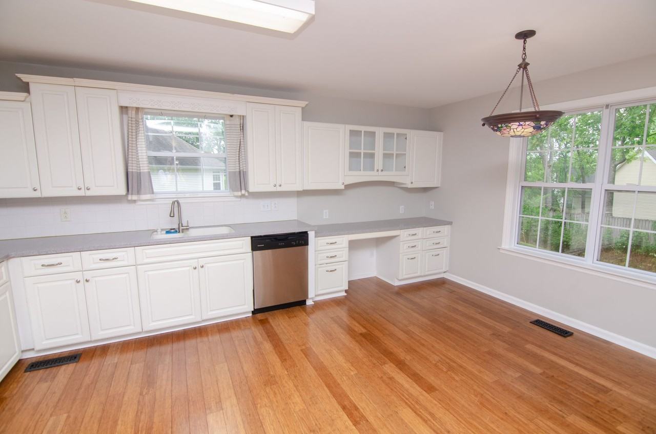 1722 Portway Ct - Photo 7 of 31