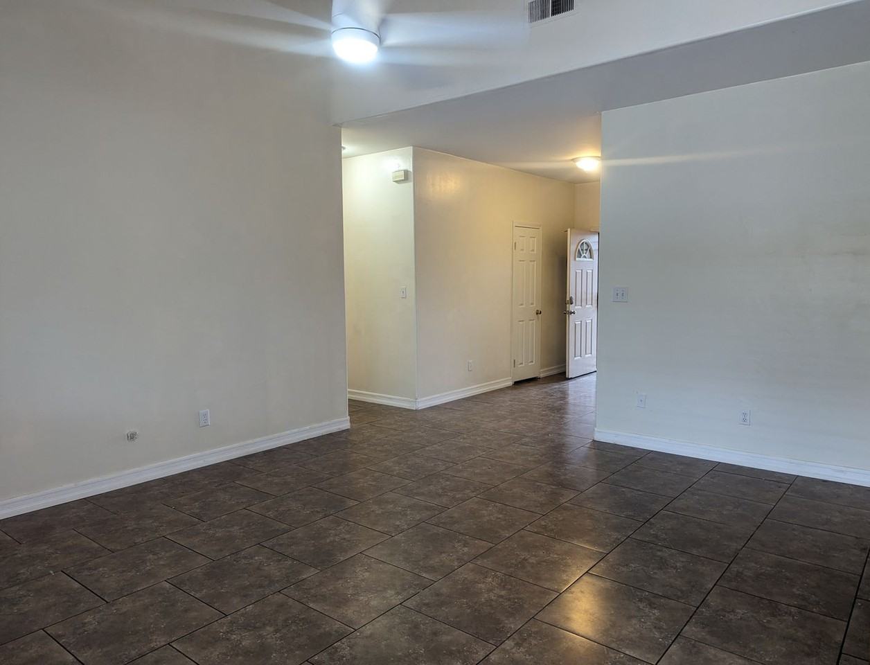 5220 San Martin Dr - Photo 3 of 28