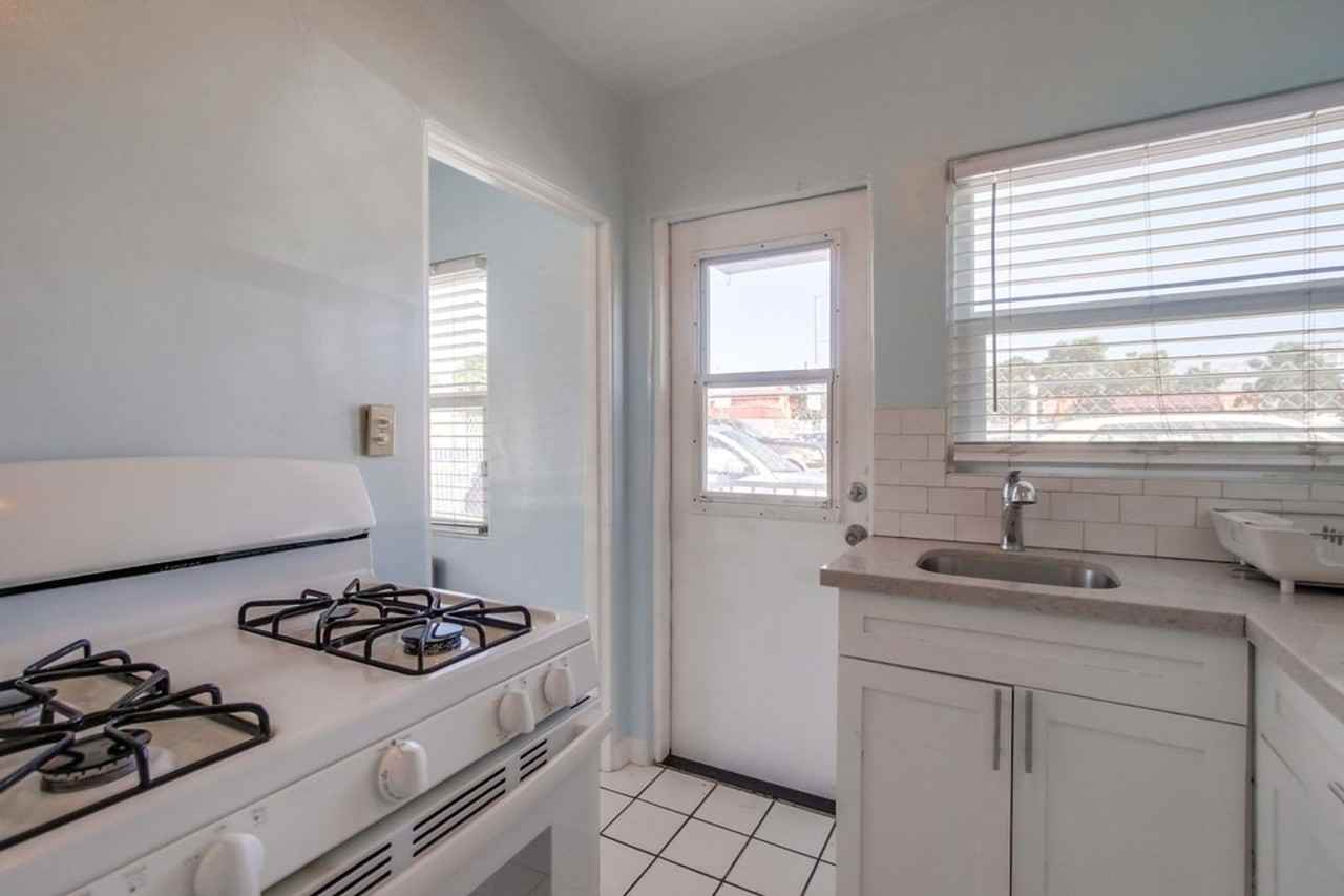 3877 Chamoune Ave - Photo 6 of 33